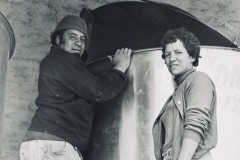 David Murray Jr. and his wife, Jane Murray (née Roretana), at their dairy shed on Matakana Island.